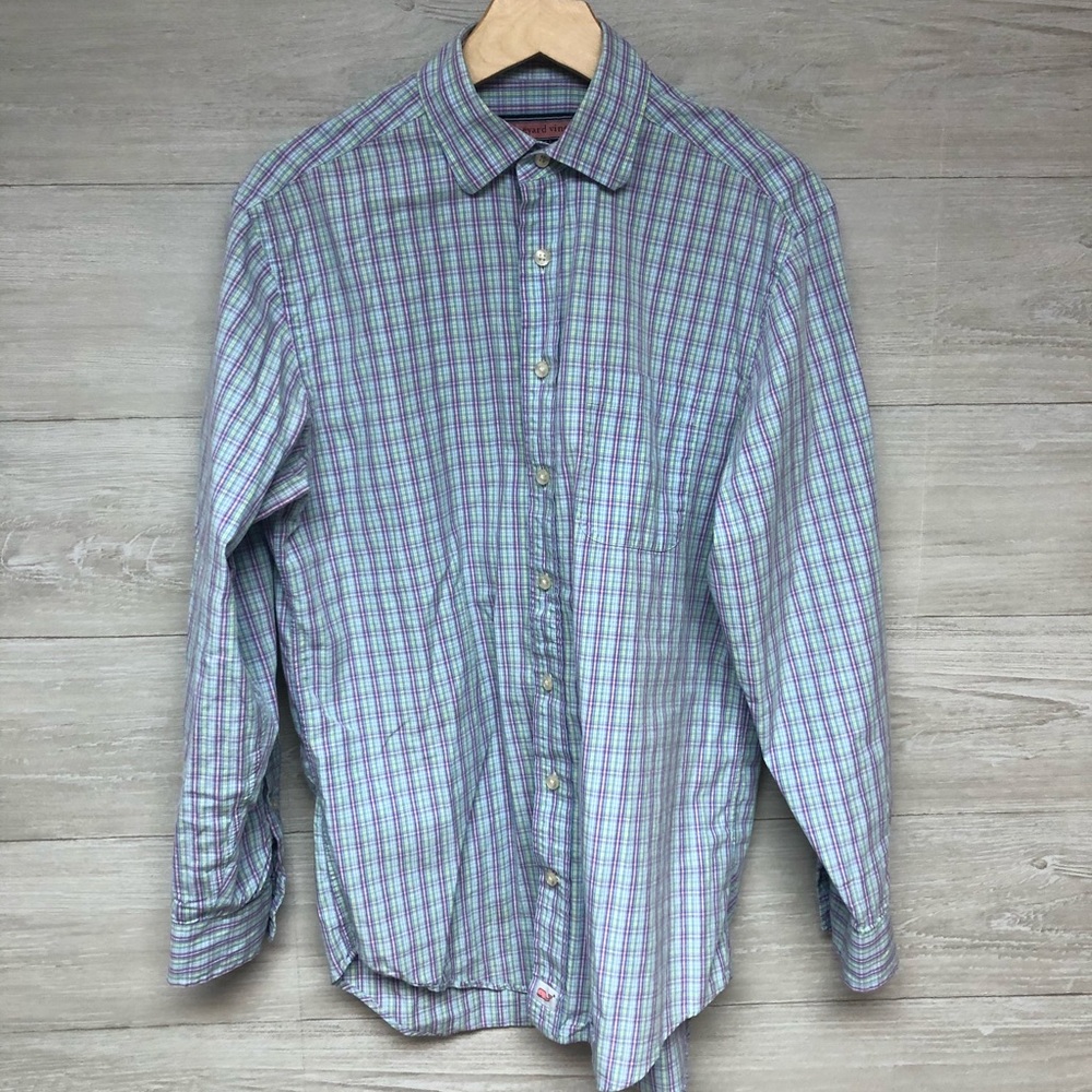 * | Vineyard Vines | button down shirt. Size S.